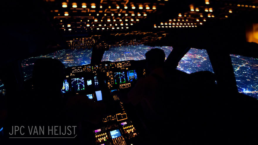 aerial-photos-boeing-747-plane-cockpit-jpc-van-heijst-2-592c0ed10cc59__880